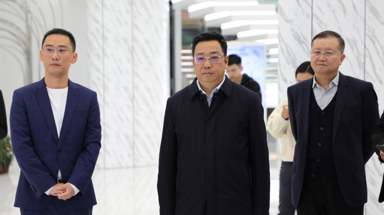 南京市工商联副主席钱卫冰带队调研中科南京软件技术研究院